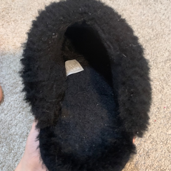 Slippers - Picture 2 of 2